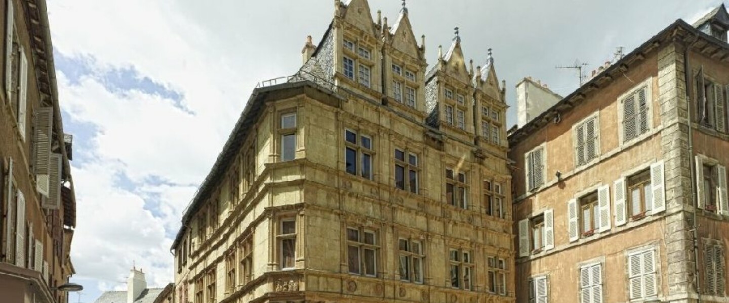 Rodez place du Bourg - CP Tourisme Aveyron