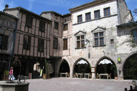 La bastide de Castelnau de Montmiral
