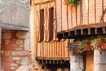 Castelnau de Montmiral : enquête au coeur de la cité médiévale
