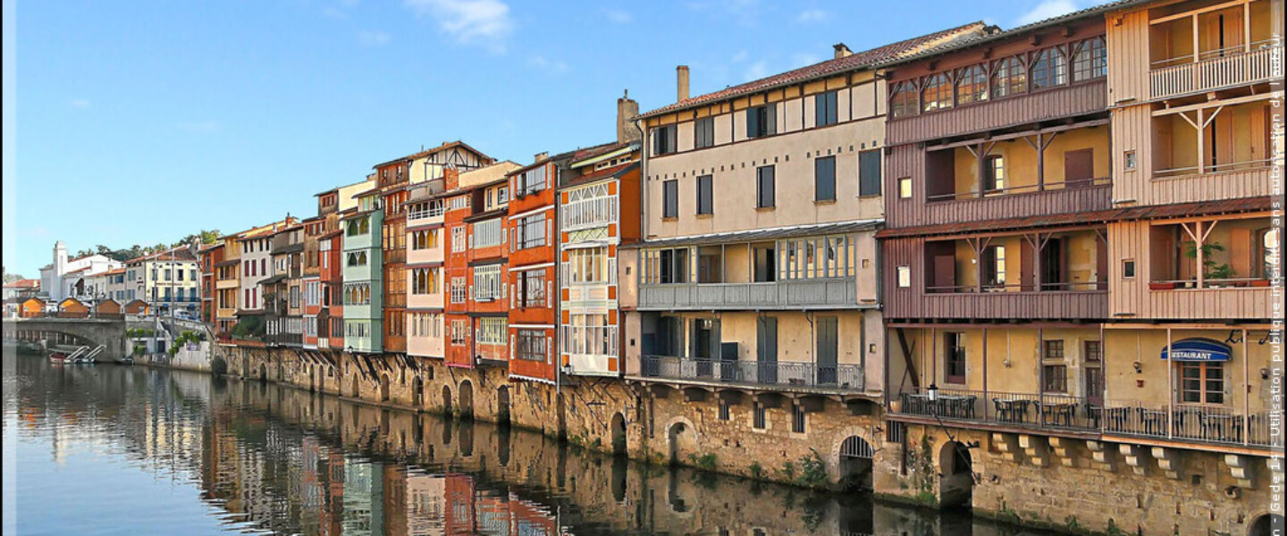 Castres maisons sur l'Agout - non créditée