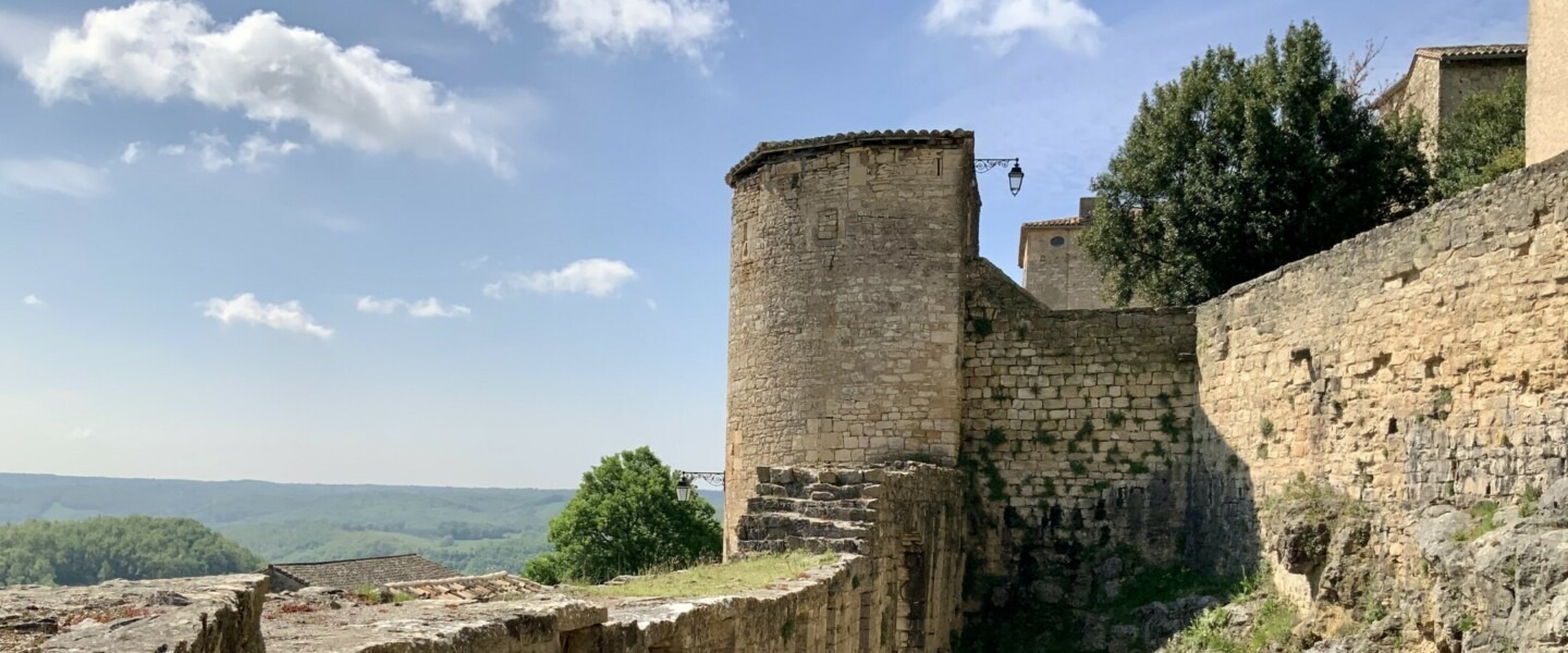 Puycelsi chemin de ronde