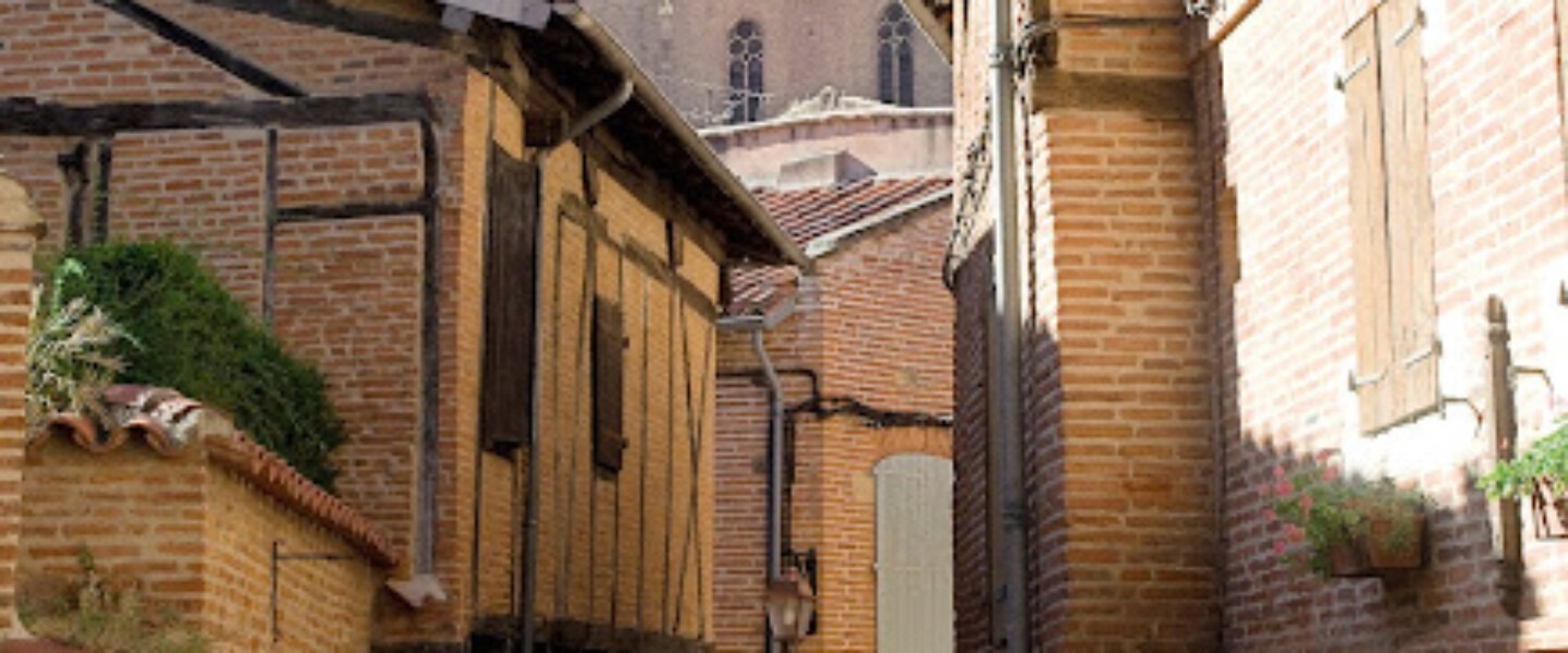 Ruelle dans la quartier du Castelnau d'Albi